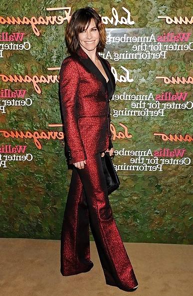 25P Evangeline Lilly HOT 'n' SEXY in shiny-glitter red