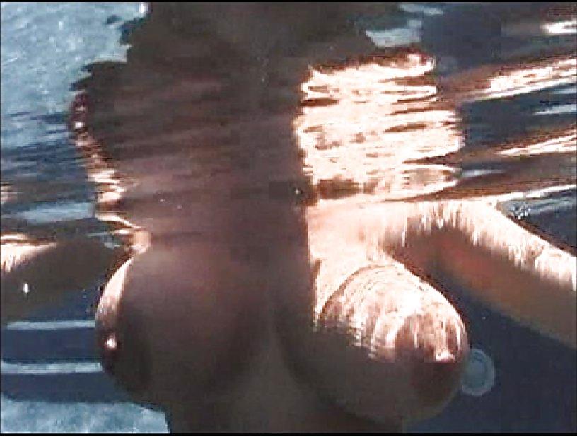 11P Linsey Dawn - Underwater !