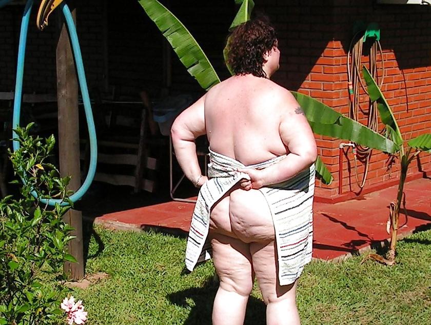 25P Some outdoor BBW Amateur pics#2