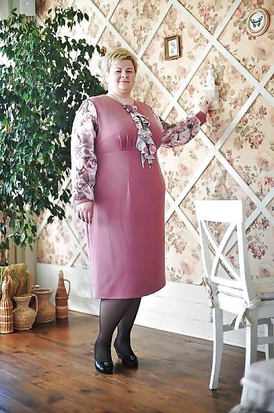 19P Lovely Dressed mature bbw  ladies, i want to kiss them!
