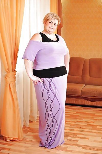 19P Lovely Dressed mature bbw  ladies, i want to kiss them!