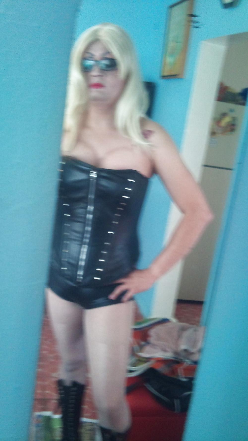 18P Tranny in Gothic