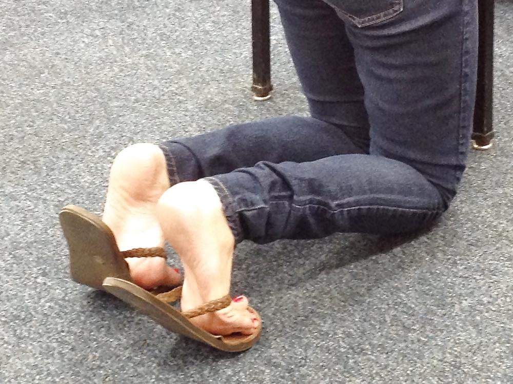16P Feet and Legs