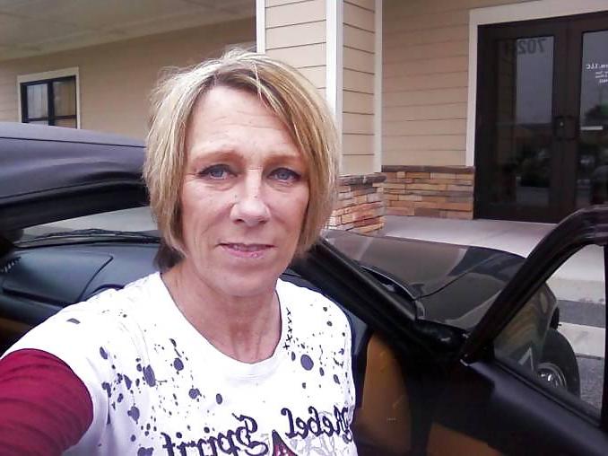 25P Gorgeous mature lady 3