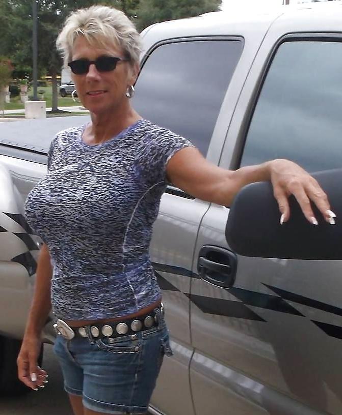 25P Gorgeous mature lady 3