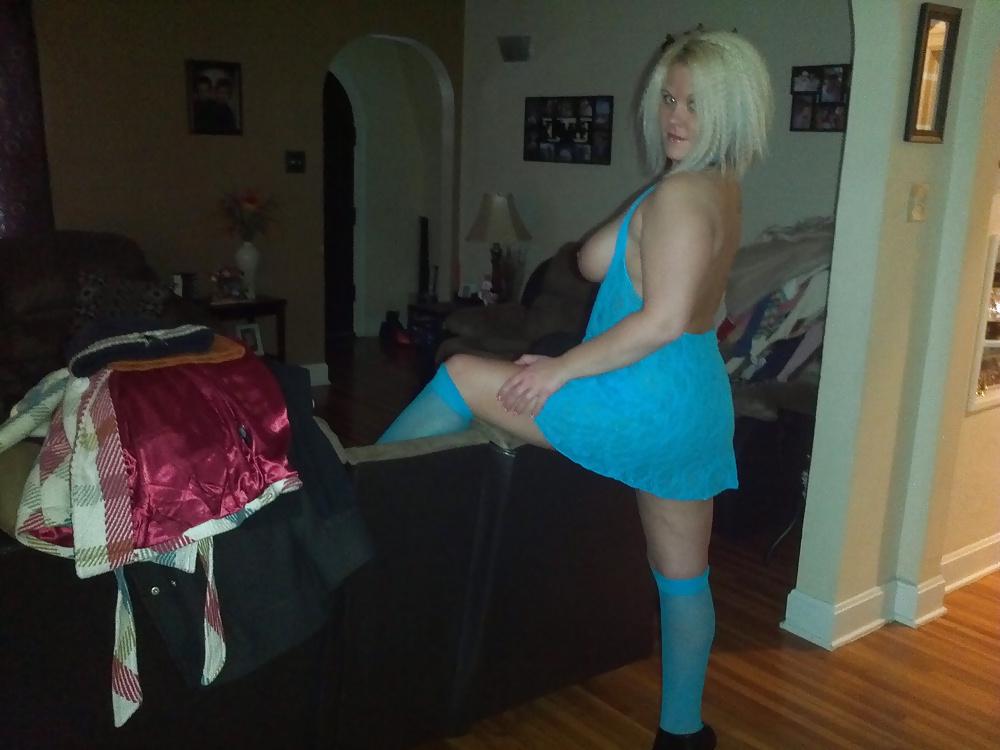25P Nikki lee in turquoise lace....