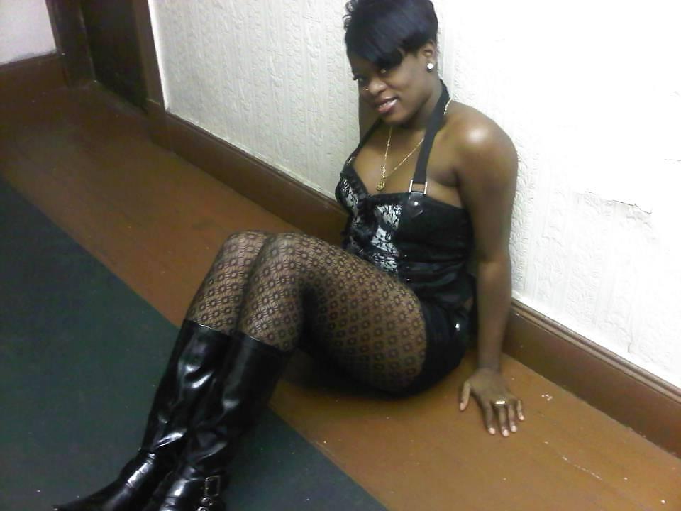 25P Amateure Black Sistas in Stockings
