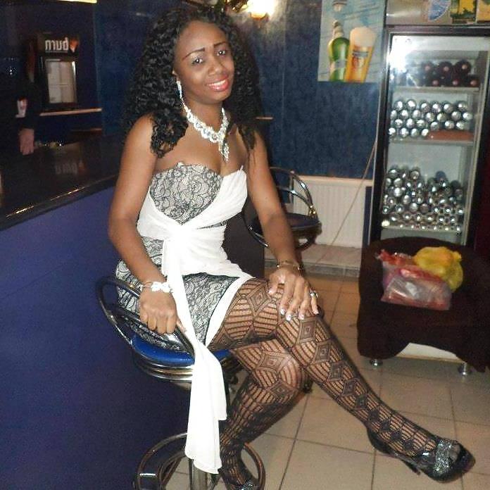 25P Amateure Black Sistas in Stockings