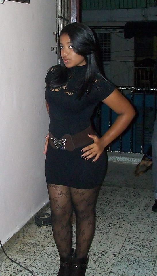 25P Amateure Black Sistas in Stockings