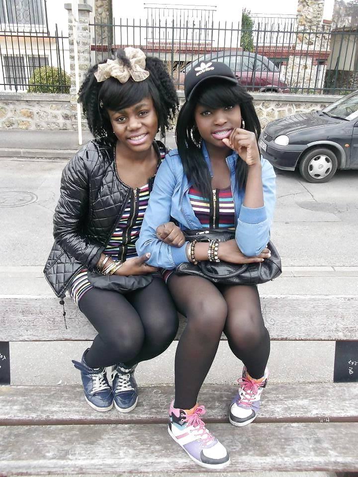 25P Amateure Black Sistas in Stockings