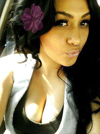 25P Gorgeous latina milf