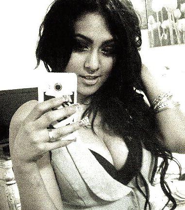 25P Gorgeous latina milf