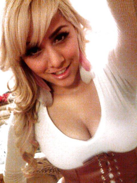 25P Gorgeous latina milf