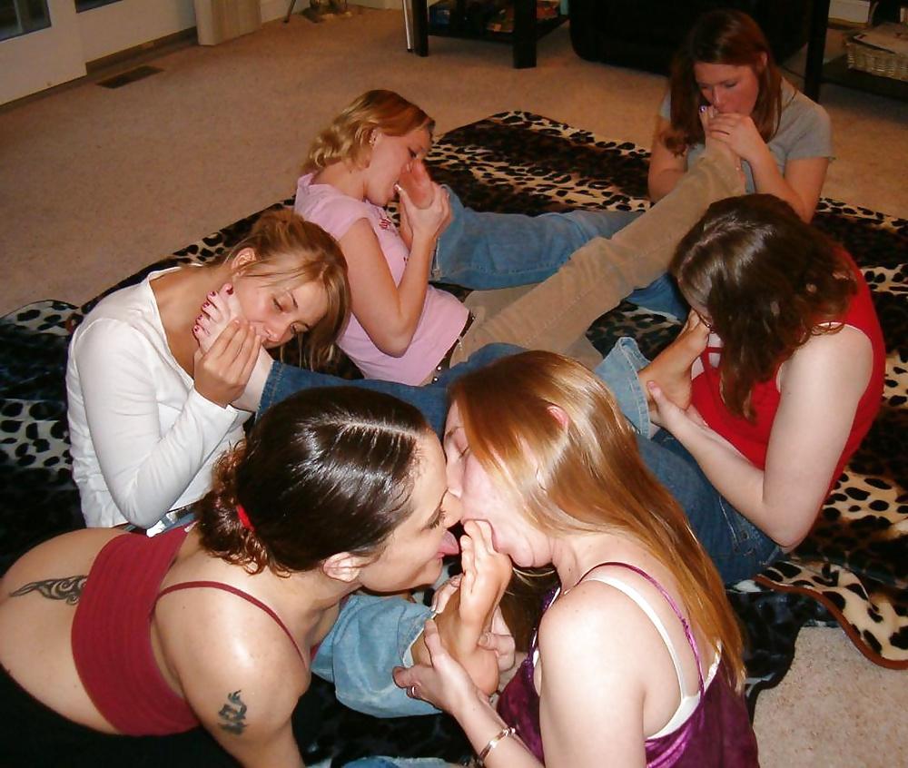 25P When two feet aren't enough for you horny fuckers