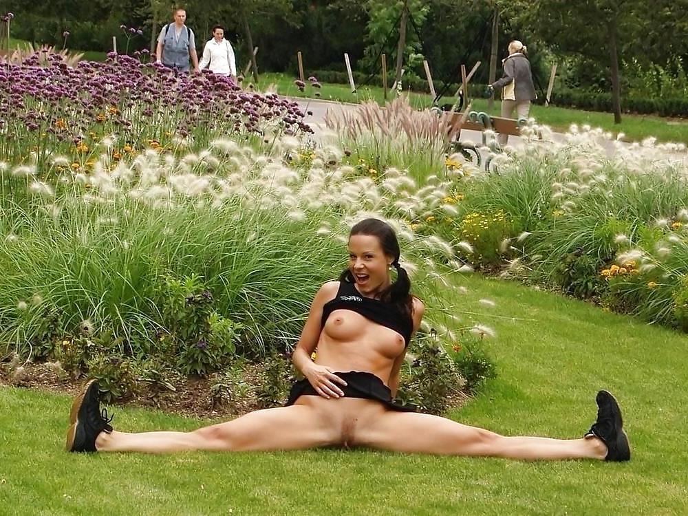 25P Hot Public Girls