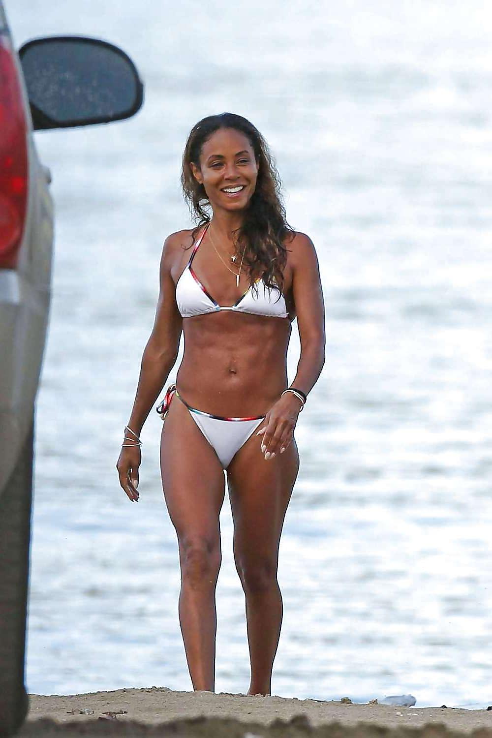 25P Jada Pinkett Smith - Black Milf Bikini Photos