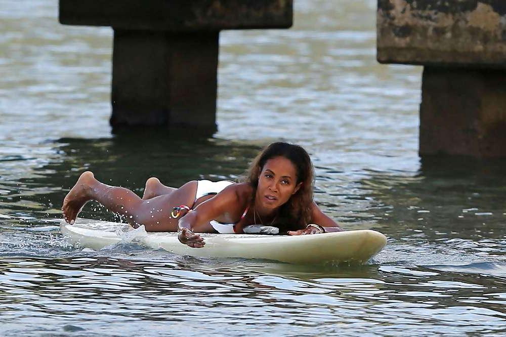 25P Jada Pinkett Smith - Black Milf Bikini Photos