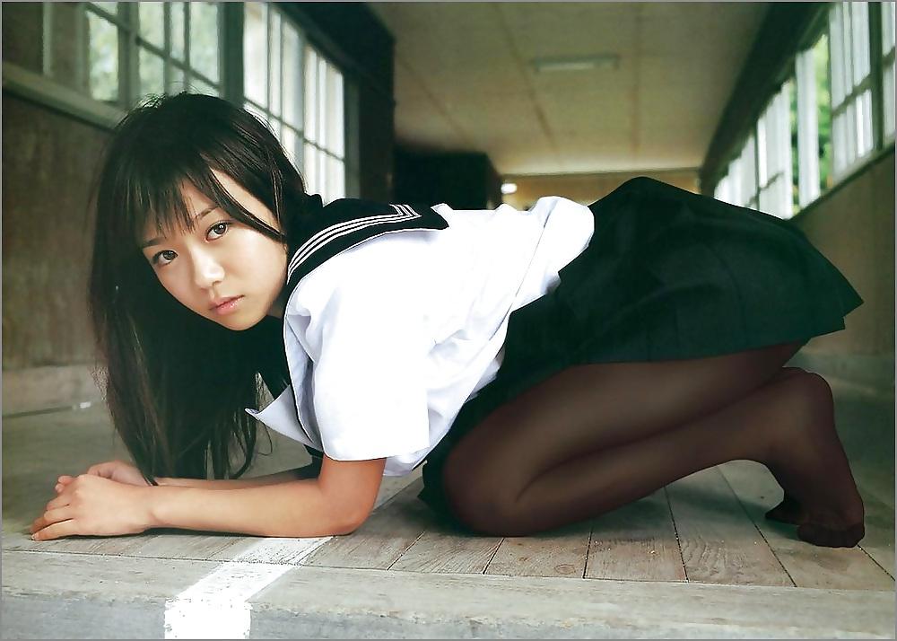 25P Asian Teens. A wonderful world.