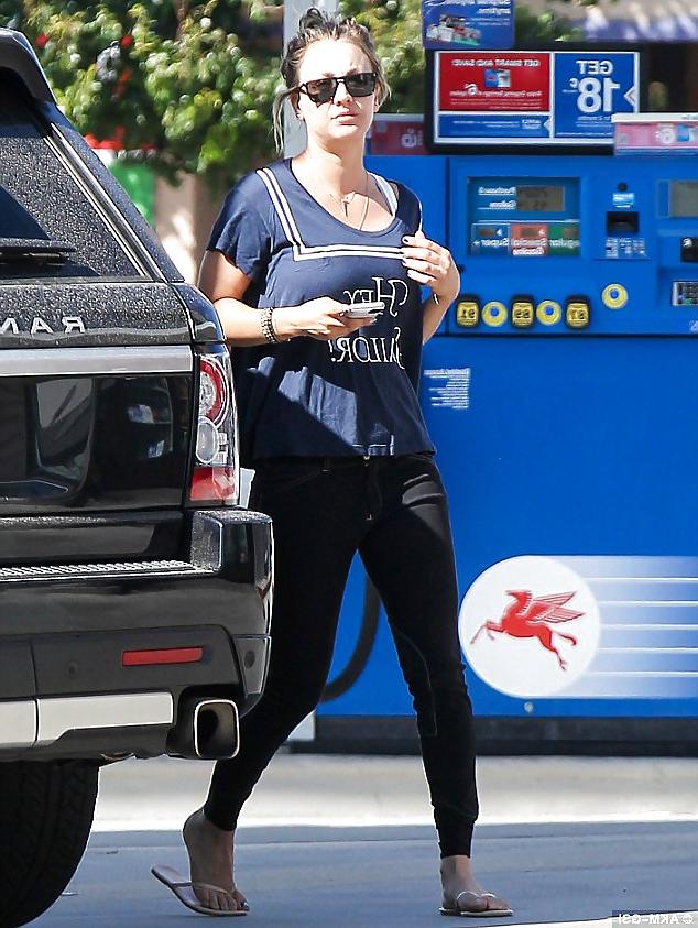25P The Gorgeous Kaley Cuoco