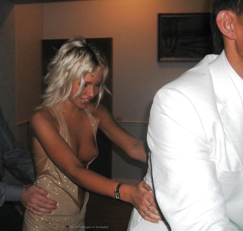 25P Downblouse Nipp Slips Cleavage and Boobs