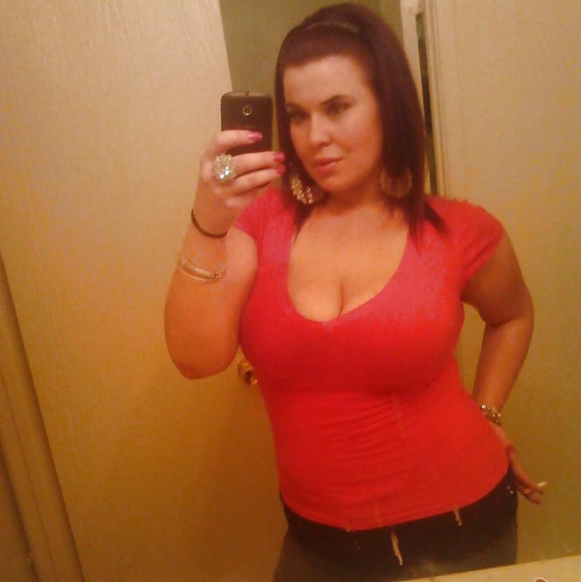 13P Pawg cleavage