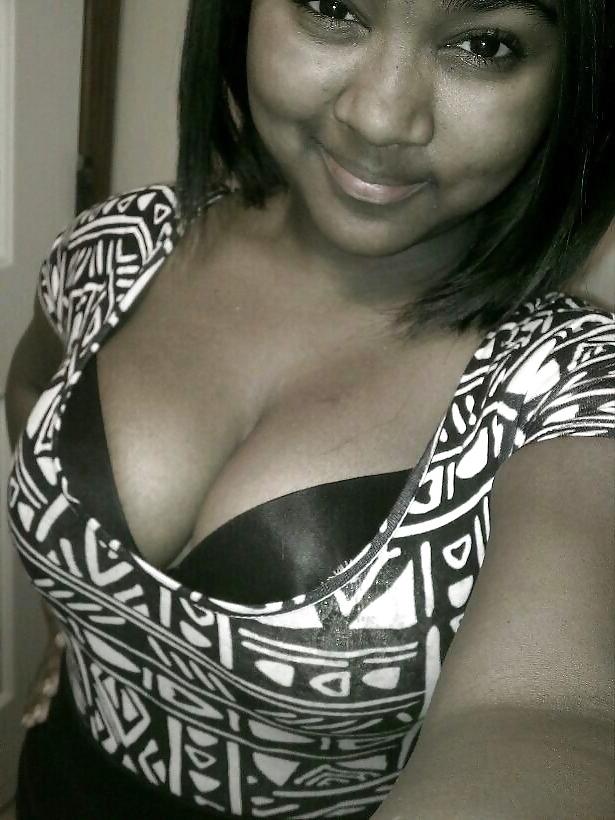 9P CHUBBY BLACK GIRL