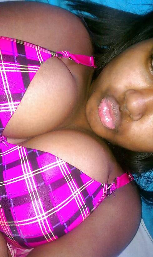 9P CHUBBY BLACK GIRL