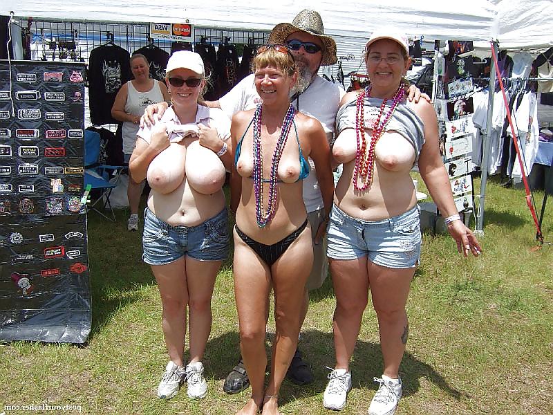 25P Public and sexy  in town
