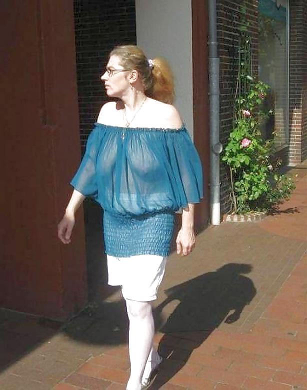 25P Public and sexy  in town