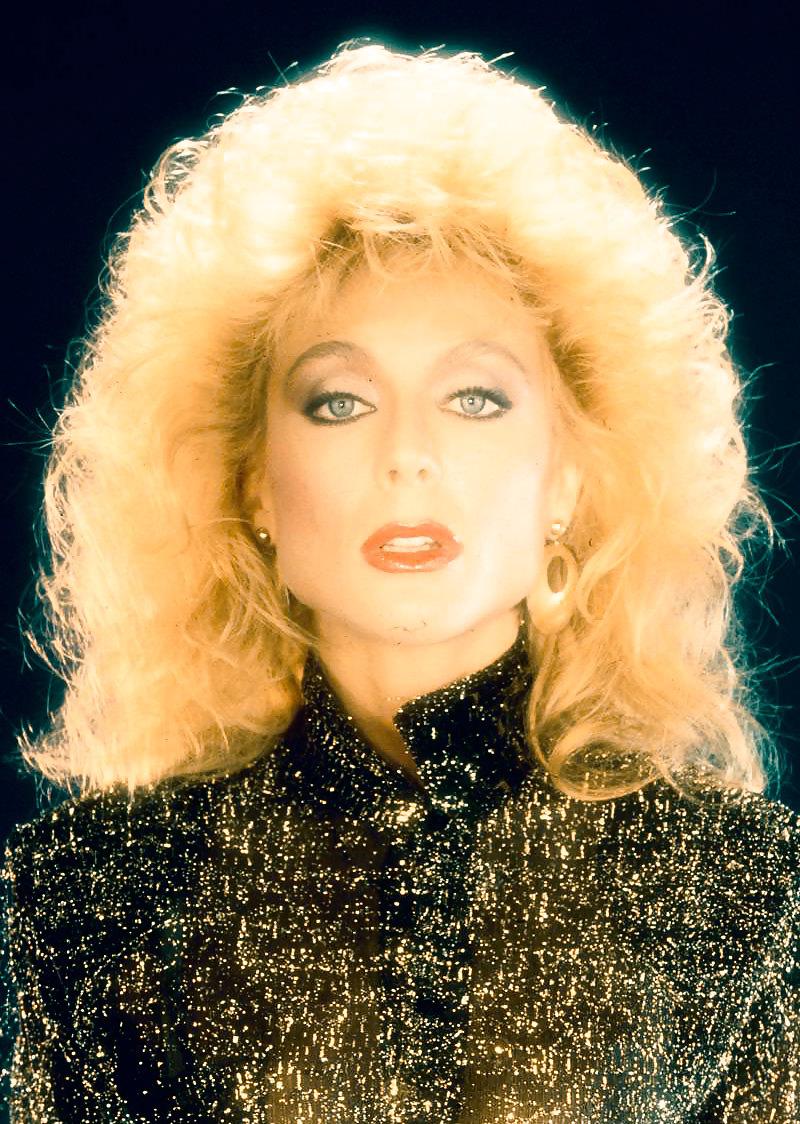 23P Retro Nina Hartley