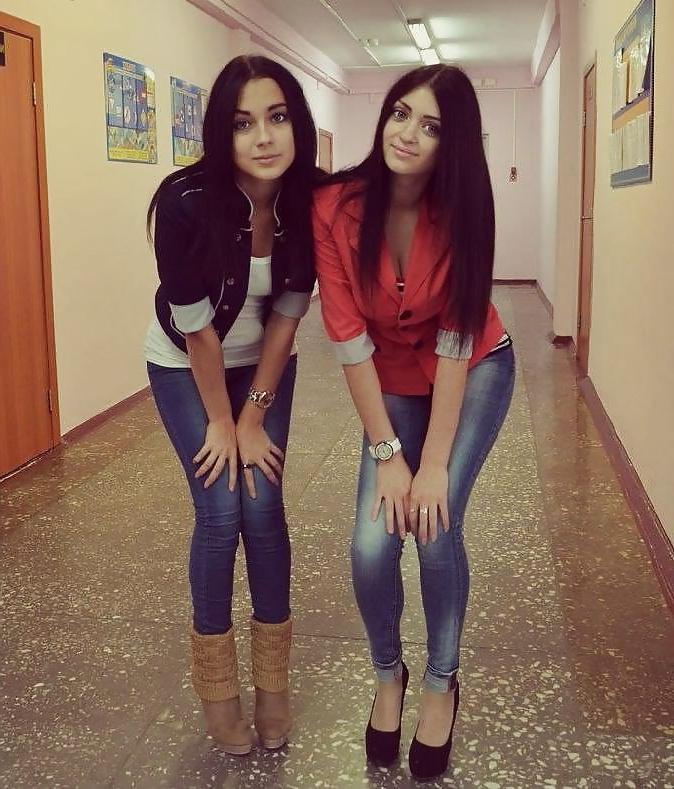 25P Hottest Girls on the Net