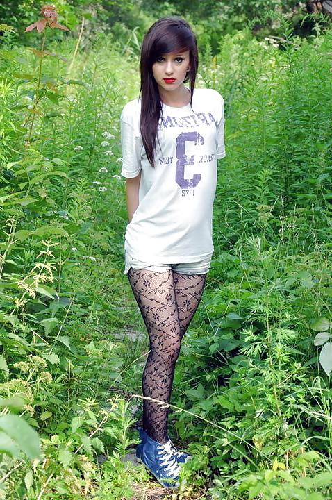 25P Hottest Girls on the Net