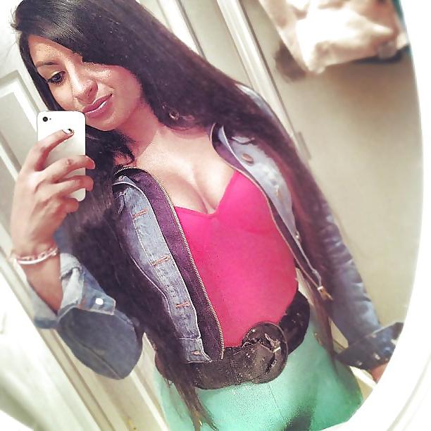 18P Hot Fijian Desi Long Hair & Round Perky Ass