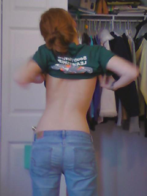 25P Lovely Redhead Teen