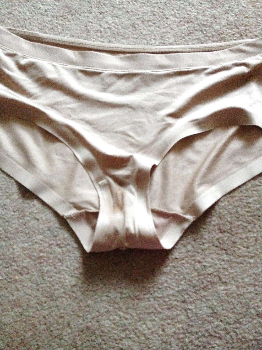 13P Unterwäsche der Frau