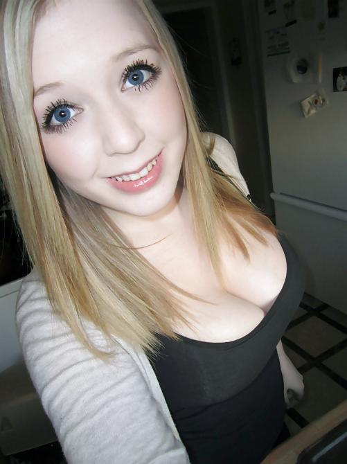 15P Sexy Cleavage 51