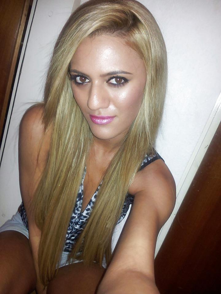 25P Turkish Girl