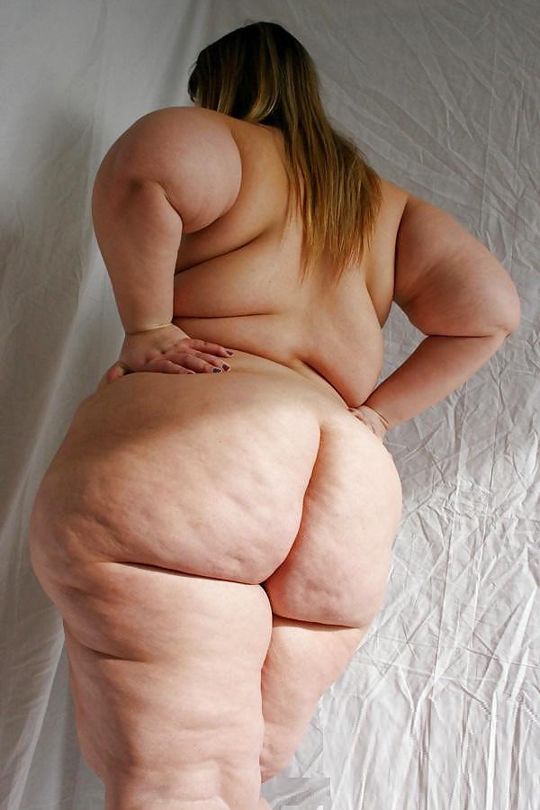 25P MATURE BBW ASS and FEET
