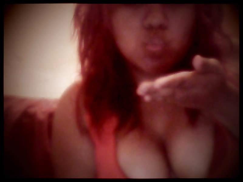 8P Thick latina bbw cleavage