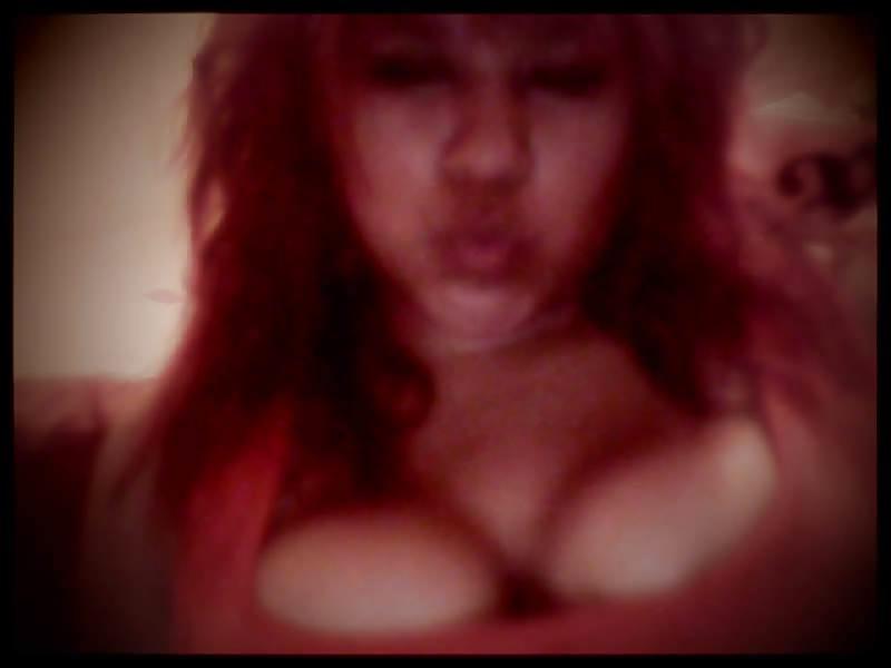 8P Thick latina bbw cleavage