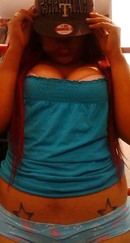 8P Thick latina bbw cleavage