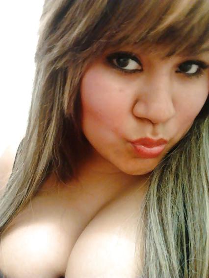 8P Thick latina bbw cleavage