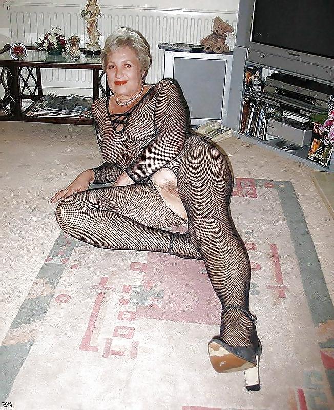15P Pantyhose and Stockings 70 (BBW &Mature) by Searcher1957