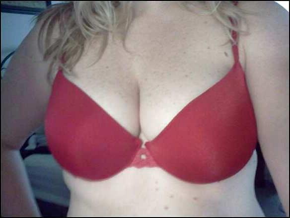 25P Selfies of Big Tit BBW Wife...for CUM?