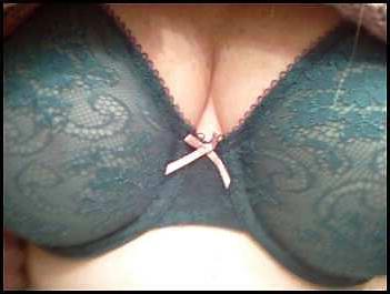 25P Selfies of Big Tit BBW Wife...for CUM?