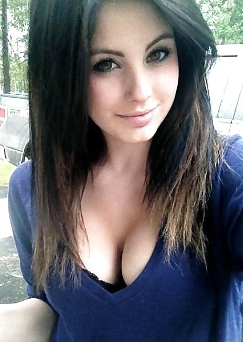 25P Sexy Cleavage 53