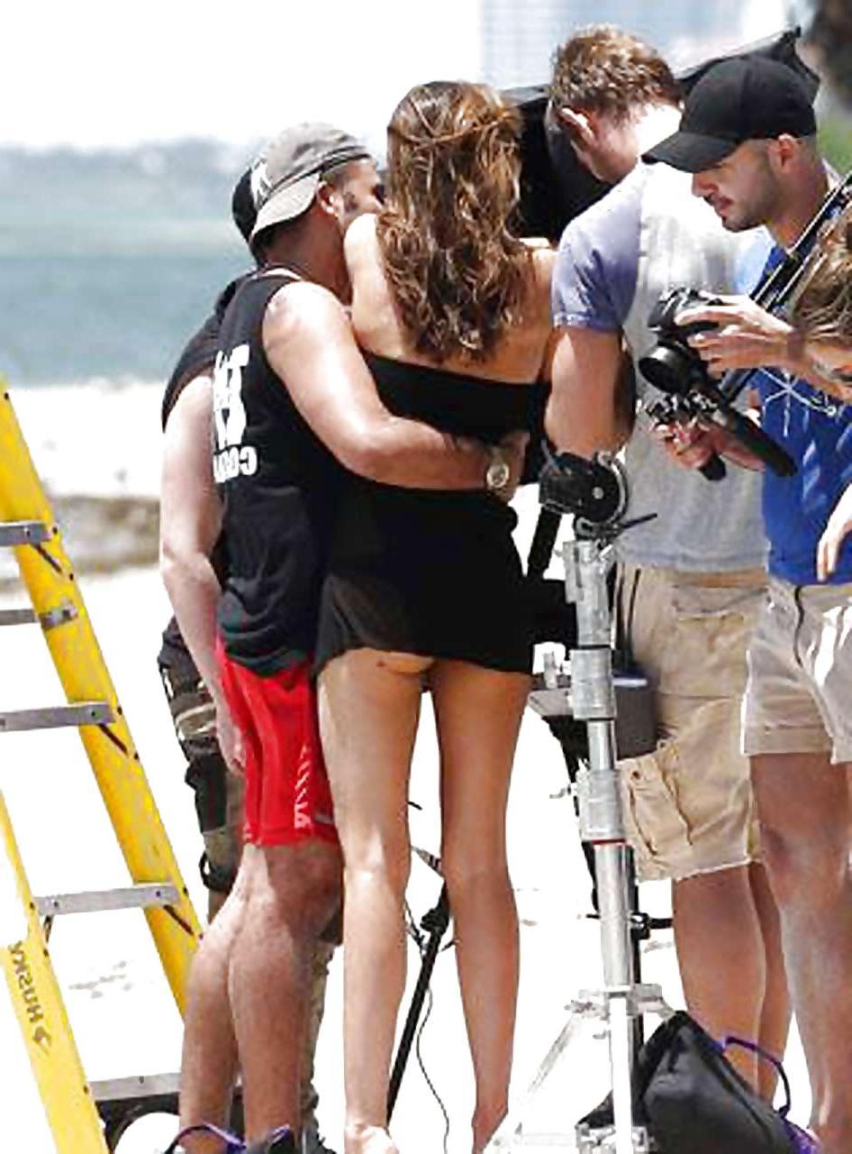 4P Miranda kerr boob slip