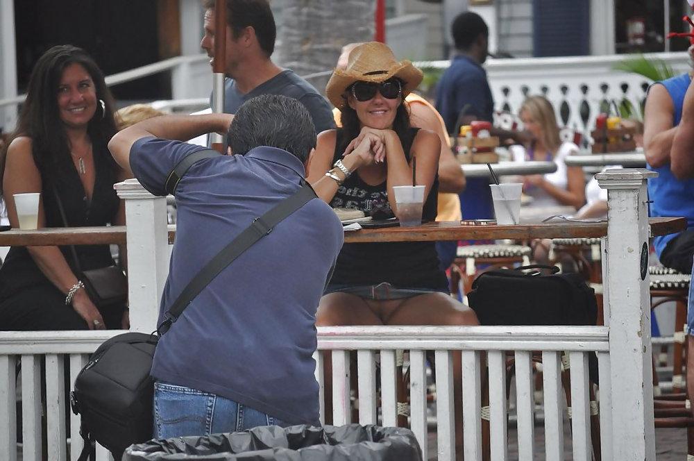 10P TheSandfly Classic Upskirts!