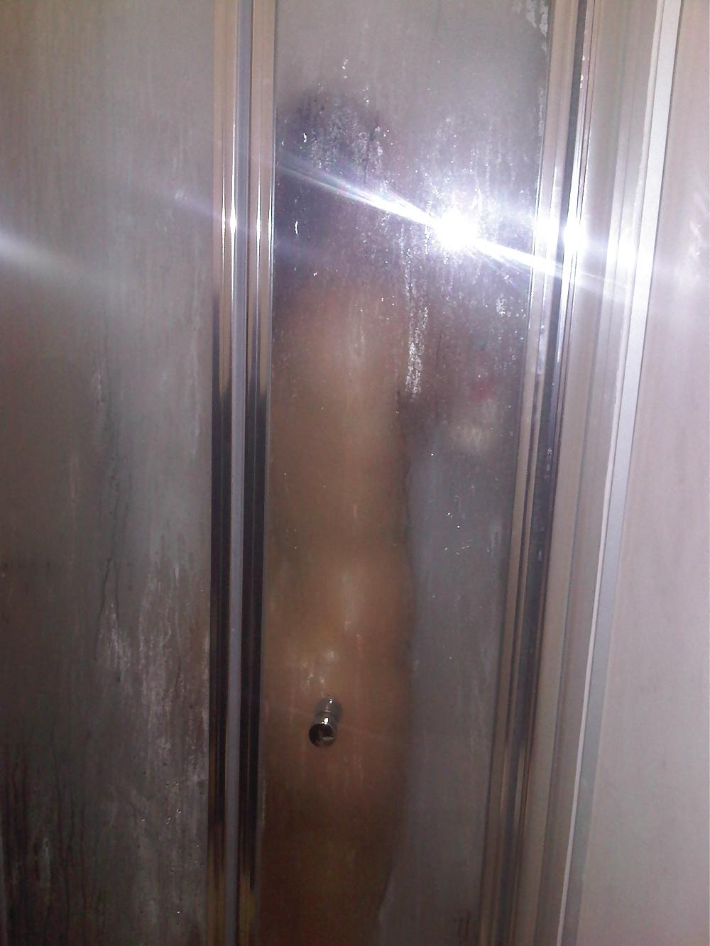 5P Samplemy wife shower time