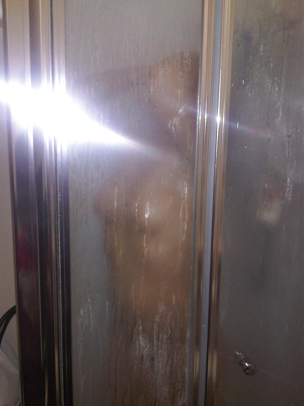 5P Samplemy wife shower time